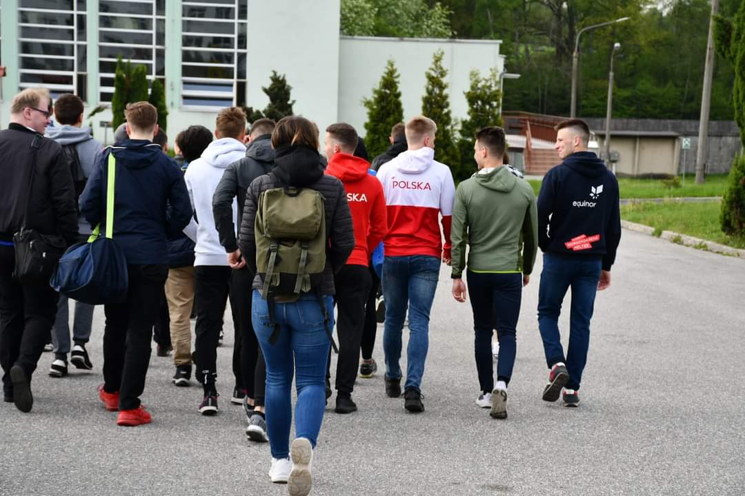 WCR_Tarnow's tweet photo. WYSTARTOWALI🏃

1️⃣ Etap szkolenia #TrenujJakŻołnierz💪 
w #5bdow #Kraków🇵🇱

Przegapiłeś termin szkolenia w 1️⃣ etapie❓❗😱nie martw się 🫵 już 9️⃣-🔟 czerwca startujemy w #16bpd #Kraków🫵

Zapisy na 🖥️https://t.co/TMHd16hFAU

#DołączDoNas🫵#TrenujJakŻołnierz💪 https://t.co/OCU7y9a1ka