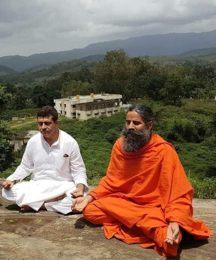 HaribanshShukl4's tweet photo. आदरणीय भाईश्री  डॉ जयदीप आर्य जी के अथक प्रयास  दूरदर्शिता के परिणाम स्वरूप योगासन खेल भारत के शीर्ष खेलो में शुमार है l 

भारत के ओलम्पिक मैडल्स की सख्या मे होंगी अभूतपूर्व वृद्धि ज़ब ओलम्पिक खेल मे शामिल होगा योगासन 
#स्वामी_रामदेव
@yogrishiramdev
@DrJaideepArya
@rakesh_bstpyp https://t.co/BwnQyZGDgO