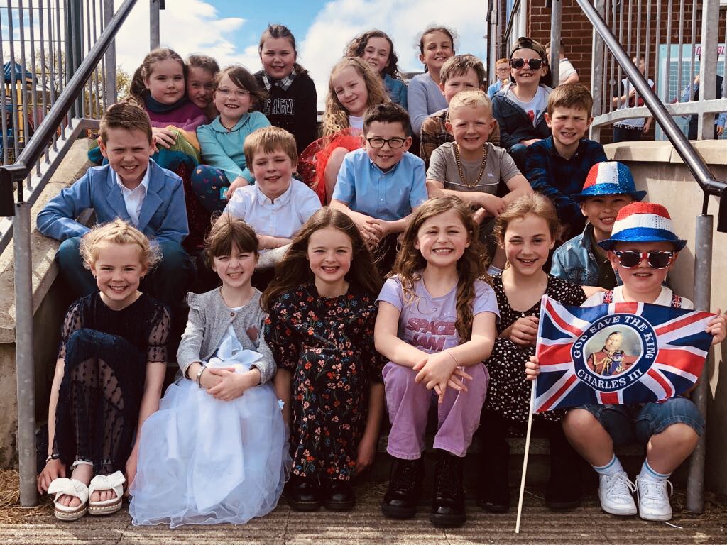 We had a brilliant day across the school celebrating the King’s Coronation 🇬🇧 👑 

We came dressed to impress and enjoyed a breaktime treat 🍰  followed by an ice cream after lunch🍦 The day was then finished off with a disco in the afternoon 🕺 💃 🪩 

#Coronation