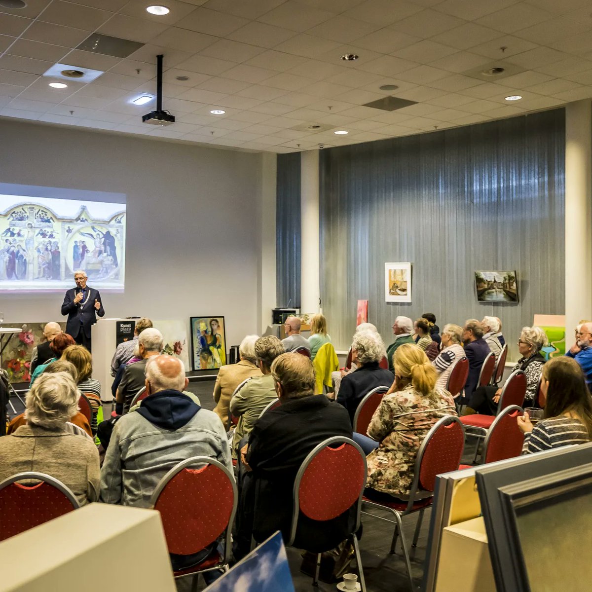 Expositie De menselijke vrede/Menschenfrieden is geopend! 
Dank <a href="/MarcoOut/">Marco Out</a> voor de indrukwekkende opening. 
Vandaag geopend van 10.30 tot 17.00
Dui Ned kunstenaars: divers en hoog niveau Kunstplaza Schurer topfloor <a href="/VanderveenAssen/">Warenhuis Vanderveen</a>