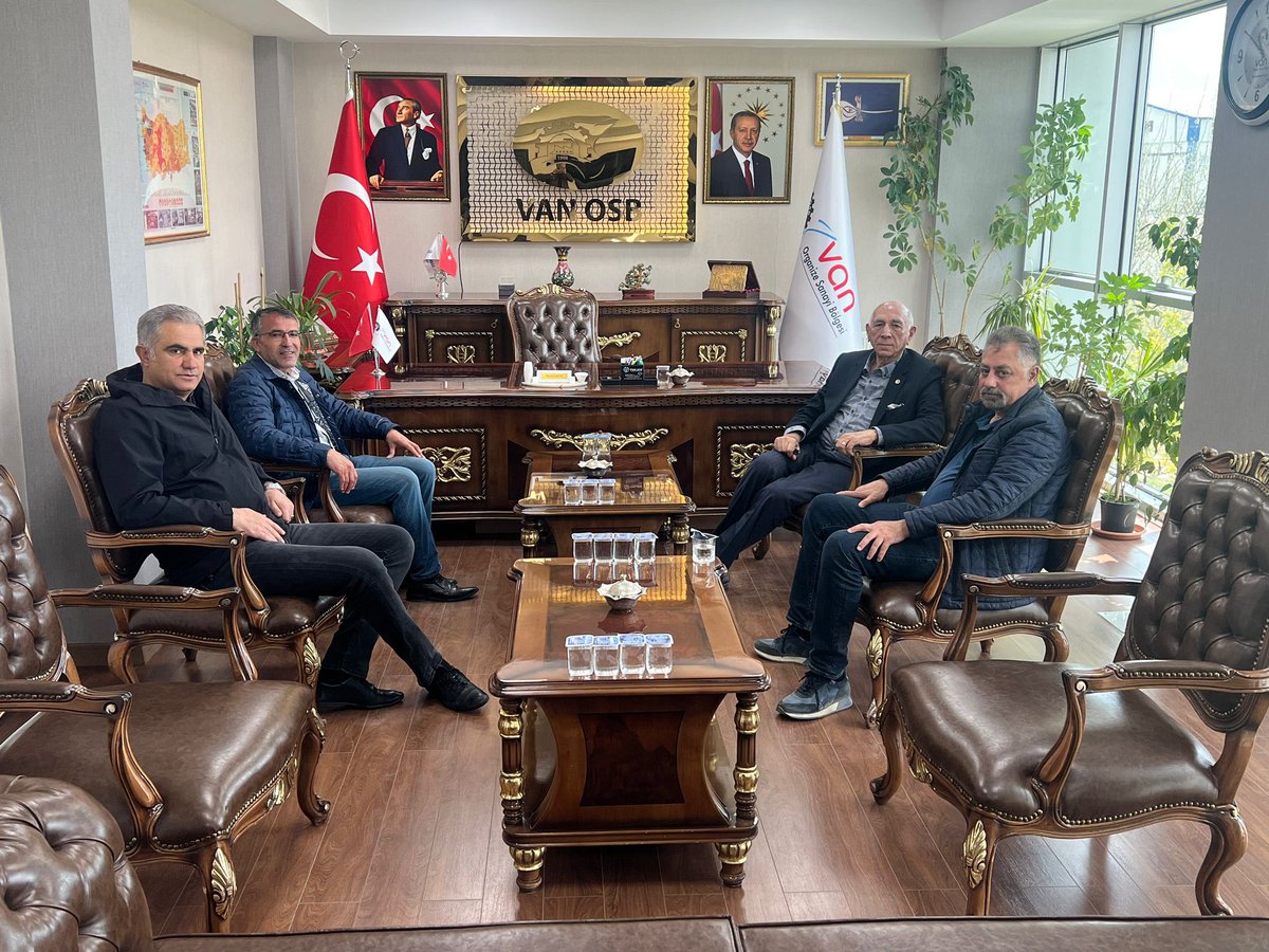 irfankartal_65's tweet photo. İl Başkan Yardımcımız @oflas_suleyman ve Hakan Kartal  ile birlikte Van OSB Yönetim Kurulu Başkanı @memetaslanOSB kardeşimi makamında ziyaret ettik. Nazik karşılamalarından ötürü Başkanımıza teşekkür ediyor, çalışmalarında kolaylıklar diliyorum.. @OsbVan https://t.co/LENtizMLuj