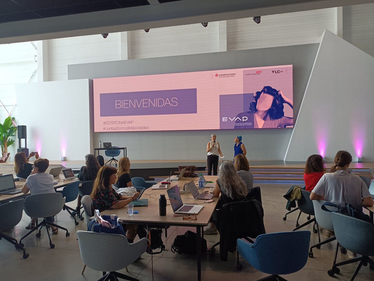 EVAPasociacion's tweet photo. 🔛 Arranca nuestra #EditatonaEVAP 

🌐Durante esta mañana, subiremos perfiles de #MujeresReferentes a Wikipedia. 

🗣️Nos dan la bienvenida nuestra asociada @conchabaeza y Patricia Horrillo, fundadora de @Wikiesfera_org 
#JuntasSomosMásVisibles https://t.co/oDTw76hlxp