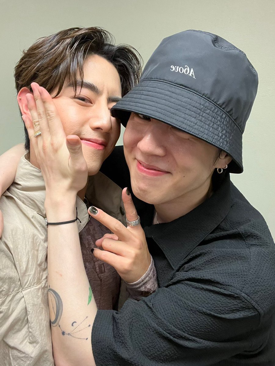 weangpw's tweet photo. มาร์คก็หน้าเท่านี้ 🤏🏻✨💗😘🫶🏻

#MarkTuan https://t.co/8NvPHcH1i0