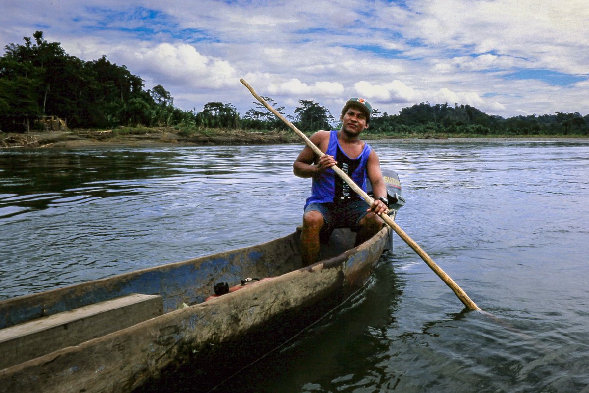 Boatsman Carlos guiding us across the river before night  fall. Panama.

Thank you @BayPhotoLab for the awesome film scans.

#panama
#boatsman
#canoe
#rivercrossing
#river
#hardwork
#fruitsoflabor
#RoadTrip
#Travel
#bayphoto
#BayPhotoLab
#vacation
#photography
#peraphotogallery