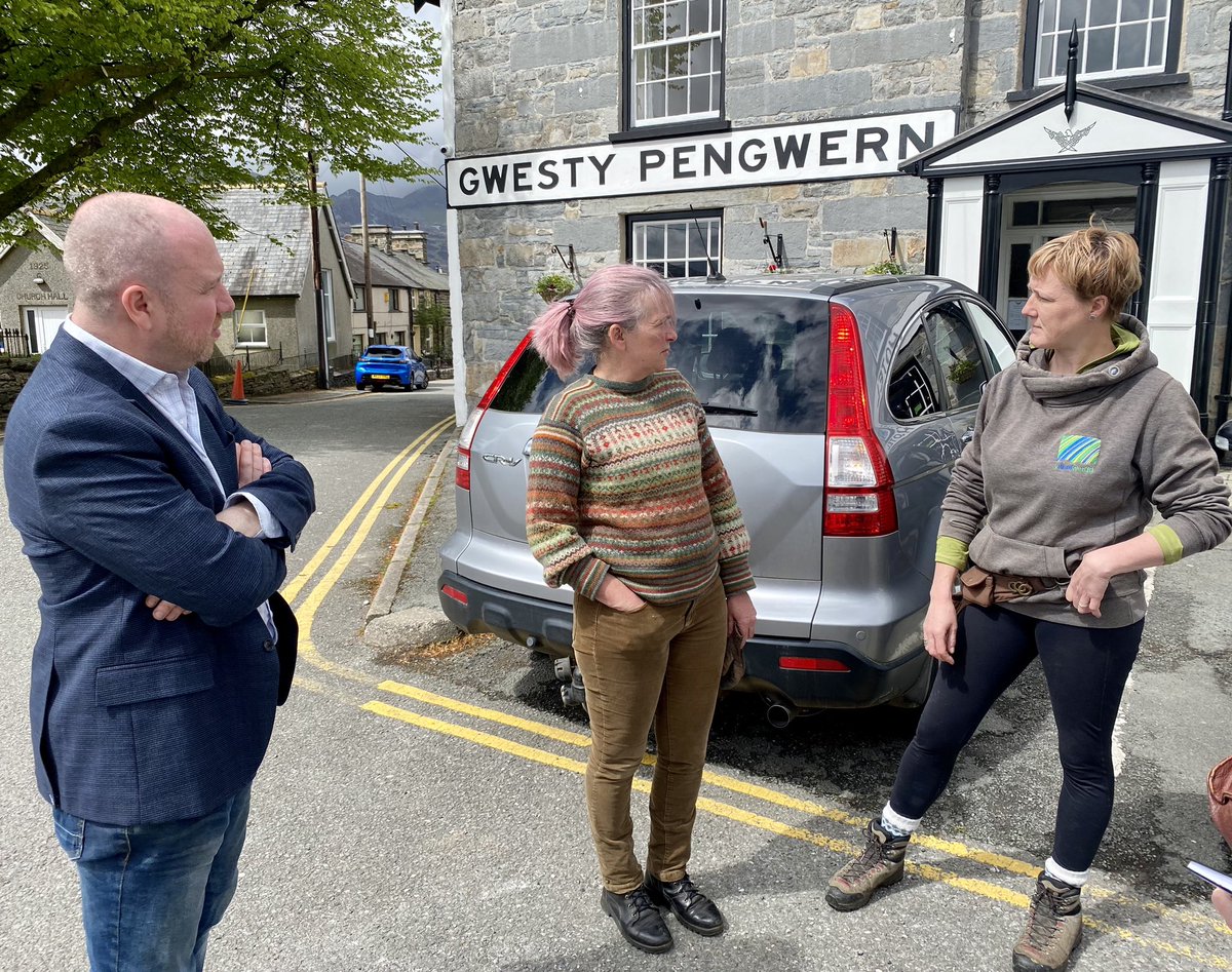 LSRPlaid's tweet photo. Braf iawn treulio amser yn helpu criw gweithgar @YDrefWerdd i blanu coed yng ngardd Y Pengwern Llan Ffestiniog. Mae ein dyled yn enfawr i grwpiau lleol sydd wedi ymroi i wella a datblygu ein cymunedau. Diolch i chi oll.
#LlanFfestiniog #Cymuned πͺ΄π©π»βπΎπ΄σ §σ ’σ ·σ ¬σ ³σ Ώ https://t.co/6a57sNTO0z