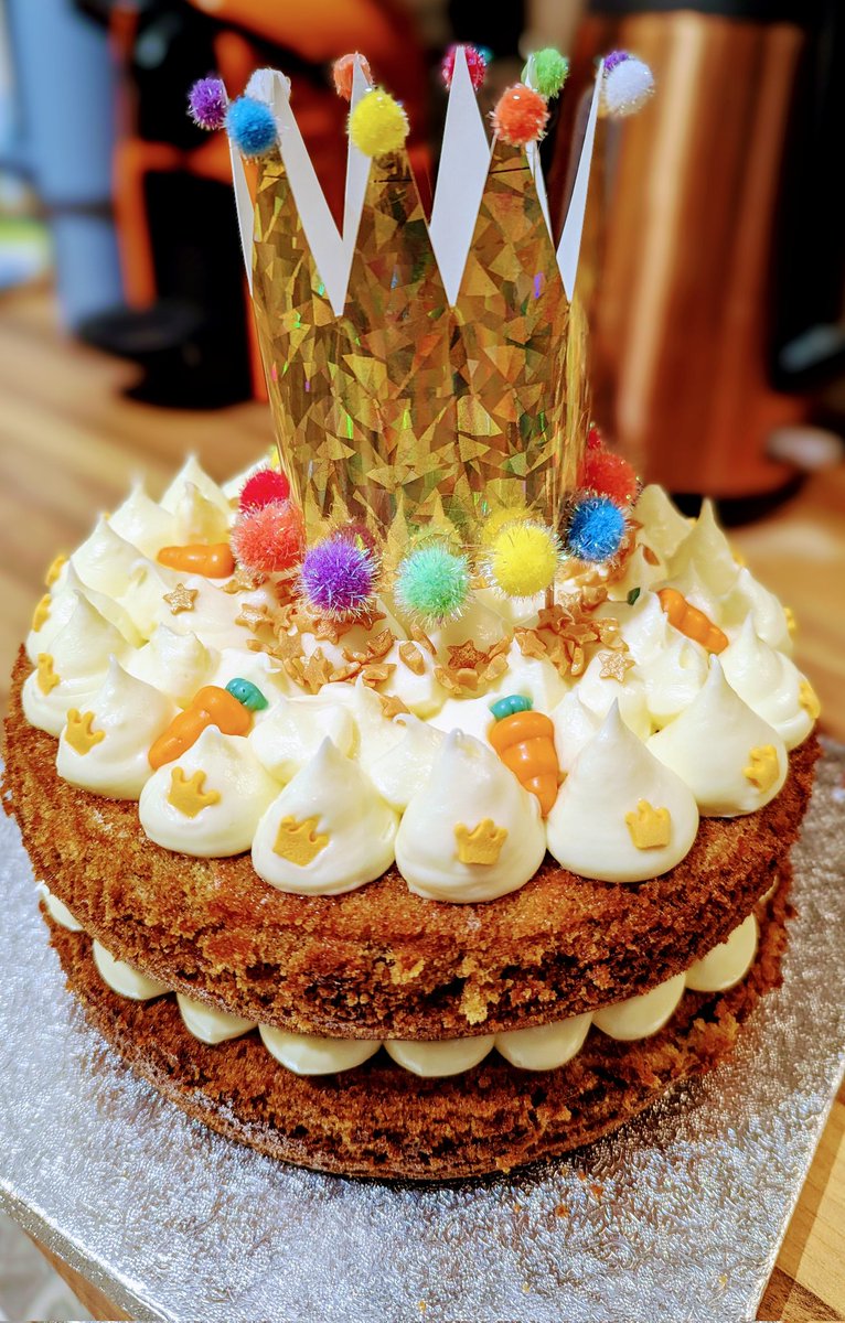 PippaDraper's tweet photo. Our MOP therapy Coronation Tea Party was a huge success 👑 thankyou to all the staff and patients who came and shared cake with us! @UHS_Therapy @gailbyrneuhs #rehablegends https://t.co/LSniSo2s4k