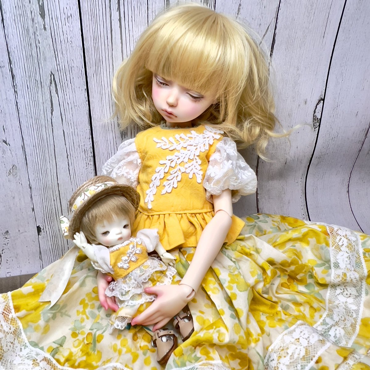 Plus1doll's tweet photo. ウチのImda最大と最小✨
4.3とTimpをお揃な感じで作りました😊
急に小さいからね、感覚鈍ってて丸1日かかったよ🤣
#Imda #Imda43 #ImdaTimp #Imda服 #ドール服 #ドール服オーダー https://t.co/WaWMH25ab3