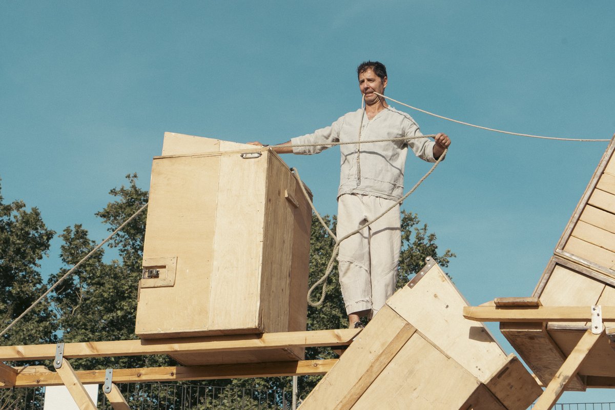 circaire tweet media