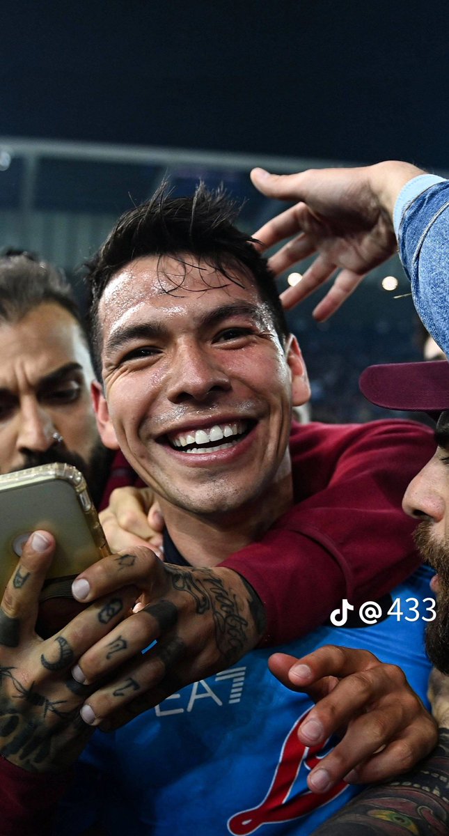 Baritoooooo's tweet photo. @HirvingLozano70 https://t.co/Tce8HxFBZG