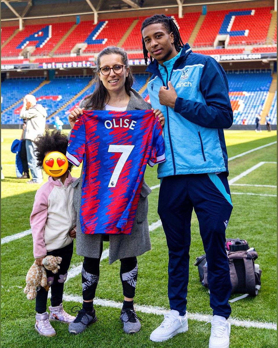 Throwback to our time in London last week. Making memories with my girl 🥰 Her first London derby (Palace v West Ham) 😊 Thank you so much for everything Michael Olise 🙏🏾🤍 
We had such a fantastic afternoon, my little one is still talking about it. ☺️