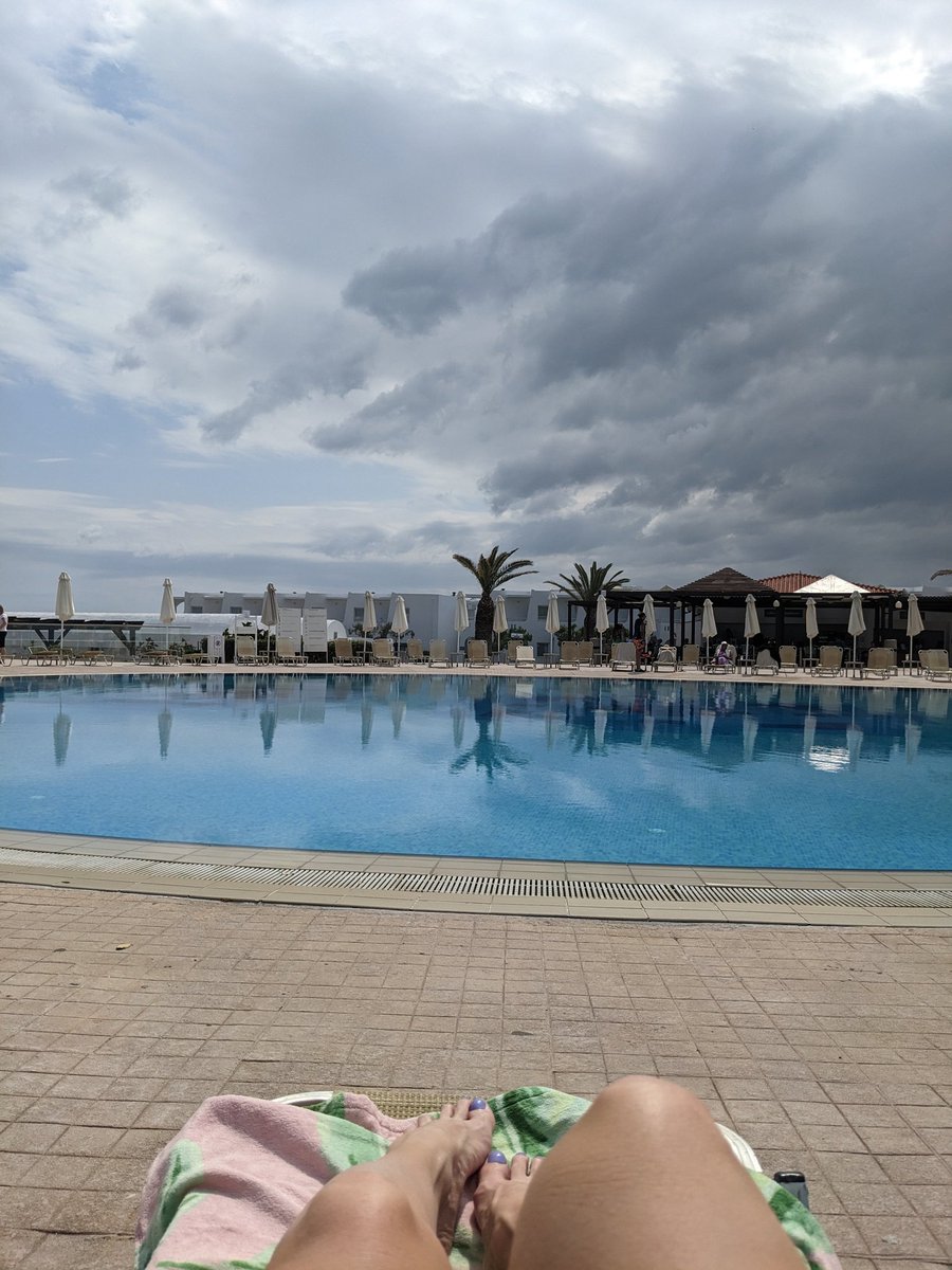 DrCKerner's tweet photo. A week ago I watched Shirley Valentine at the @dukeofyorksLDN. The next day I decided to book a spontaneous solo trip to Greece for the long weekend ๐ดโ๏ธ. #BeMoreShirley #ChipsAndEgg https://t.co/26UCvbuuae