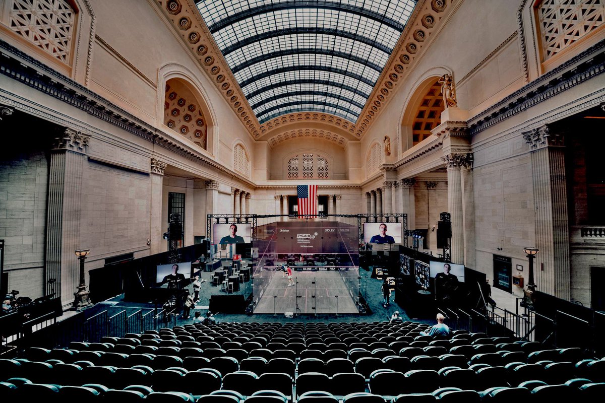 MiguelSquash's tweet photo. Avanzamos con 2 victorias importantes, y hoy juego 3ra ronda en la estación de tren de Chicago! (Hermoso escenario) contra el 5 del mundo. Campeonato mundial de Squash @IDRD @MinDeporteCol https://t.co/SdotYFgjI5