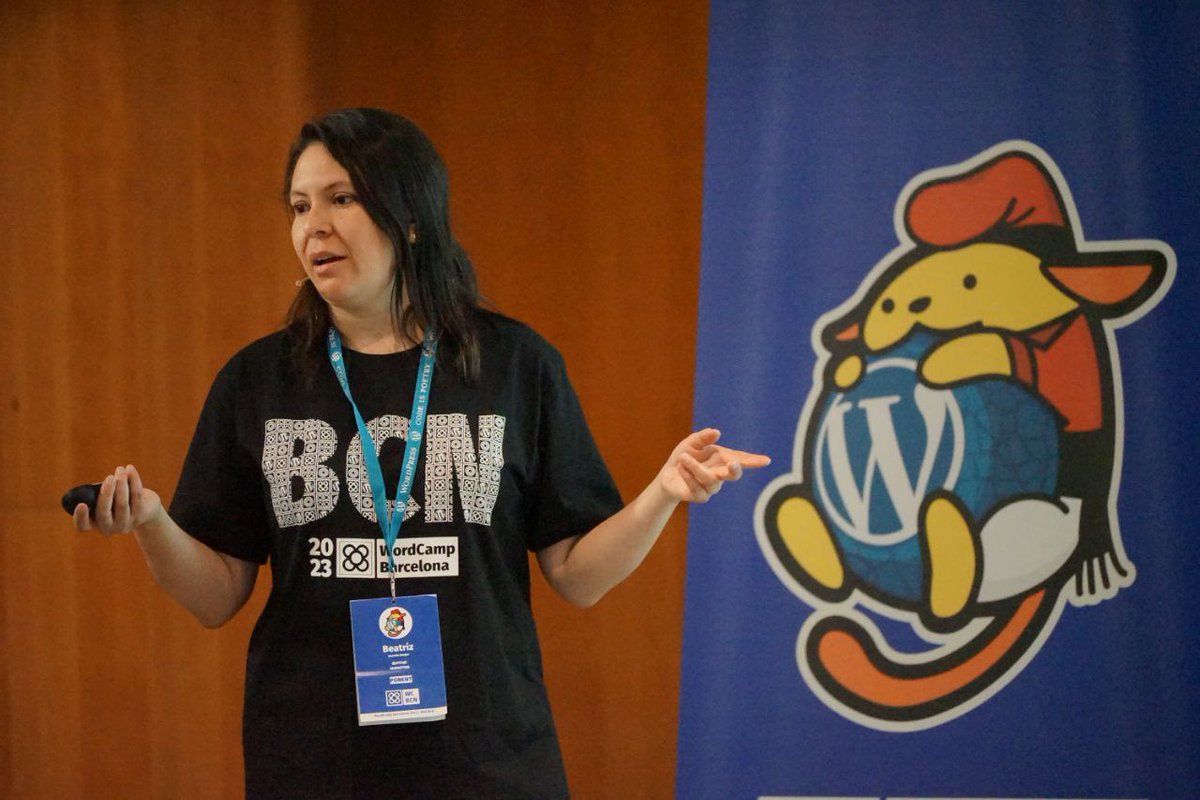 WCBCN's tweet photo. Ja teniu a la Beatriz Guzmán @puntCAT  parlant de posicionament dels dominis .cat.

Interessantíssim!

#SEO #encatalà #WCBCN https://t.co/s6YURV87WM