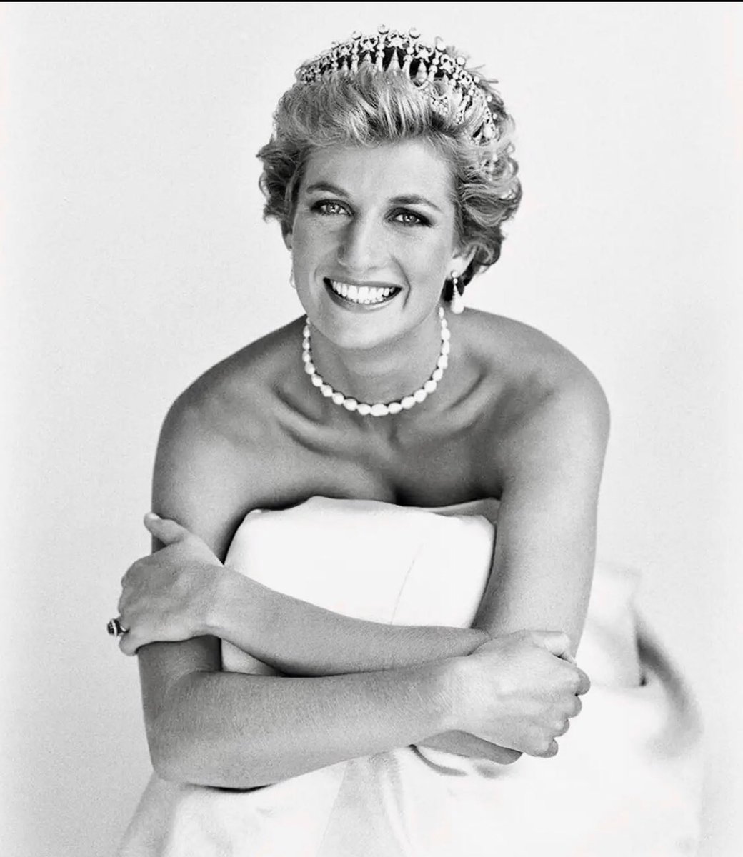 <a href="/scobie/">Omid Scobie</a> The real queen