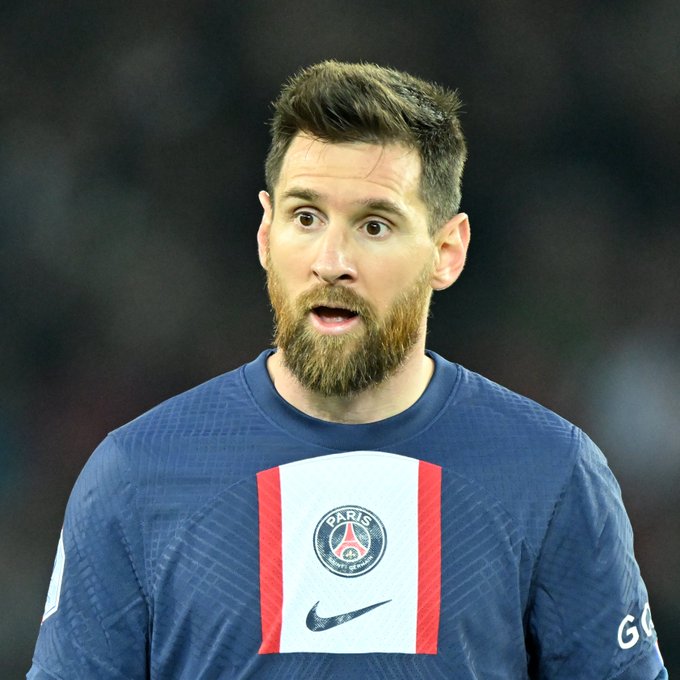 🔹 Lionel Messi: Her zaman olduğu gibi maçtan sonra 1 gün izinli olduğumuzu sandım. Bu yüzden Arabistan gezisini organize ettim ve iptal edemedim. Takım arkadaşlarımdan özür diliyorum. Kulübün benimle ilgili kararını bekliyorum.