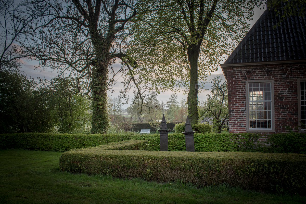 renelapoutre's tweet photo. Prachtige avond in het #Reitdiepdal gisteren toen de rust uiteindelijk was weergekeerd. Windstil en dekens van grondmist zorgden voor een betoverende atmosfeer. #Wetsinge #Garnwerd https://t.co/GNHHtoZNMh