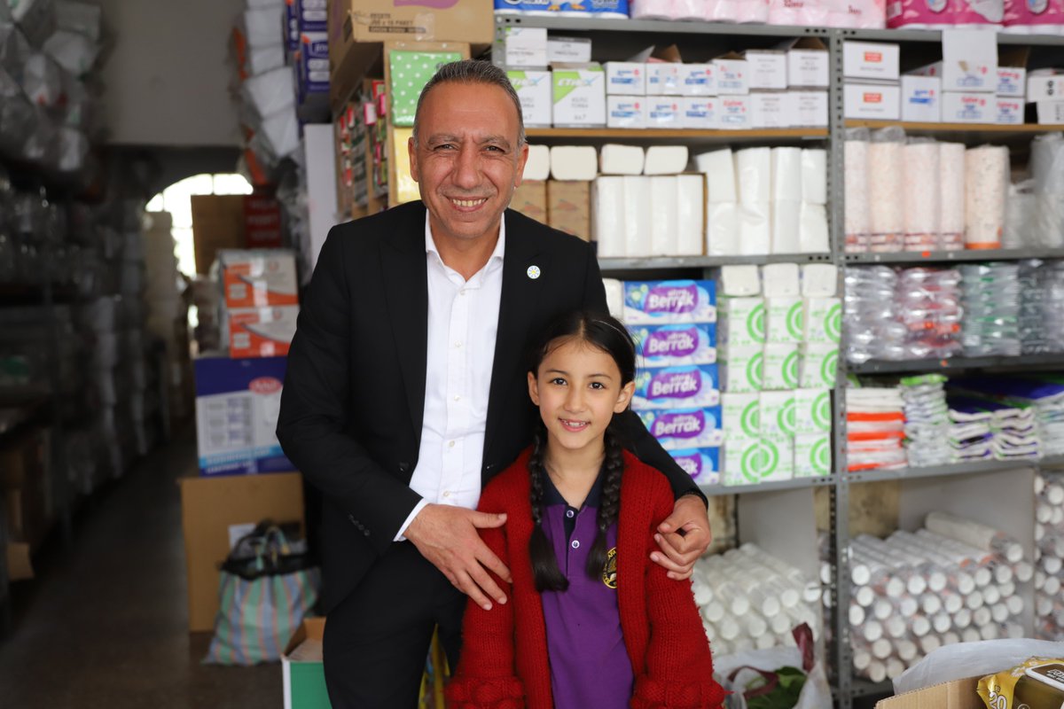 muhammetgur64's tweet photo. "Gününüz hayırlı kazancınız bereketli olsun." Sarayaltı Mahallemizin kıymetli esnafını ziyaret ettik hayırlı işler diledik, sorunlarını dinledik, esnafımızın yüzü gülecek.
#AzKaldı
#TürkiyeTarihYazacak!
#UsakTarihYazacak!
#UmutsuzlukTarihOlacak! https://t.co/rCHjwxCMnB