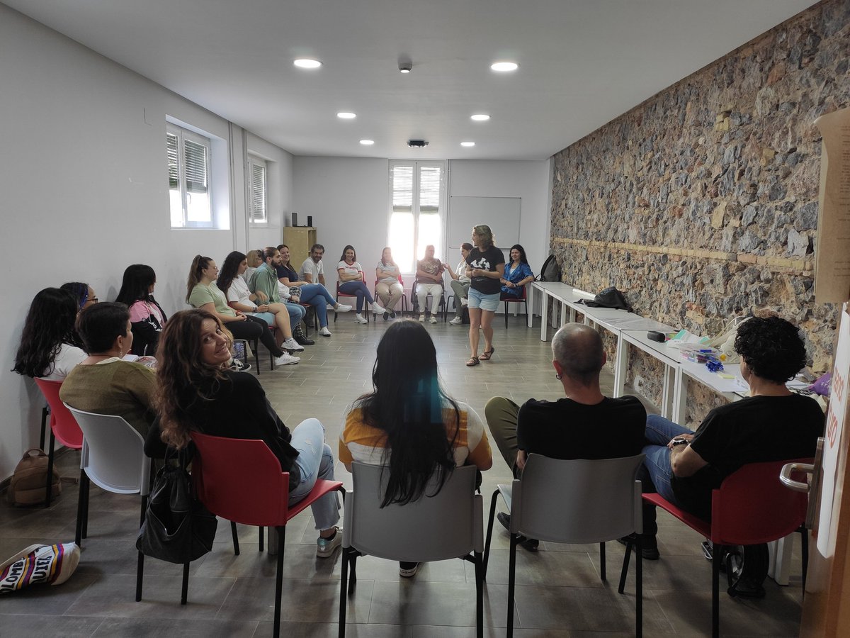 RedEstCF's tweet photo. Este fin de semana  estamos en #benicassim en el encuentro de Creando Futuro "Jardín Pirata 2023". #participación #feminismo #valencia https://t.co/KLG7KOV4e4