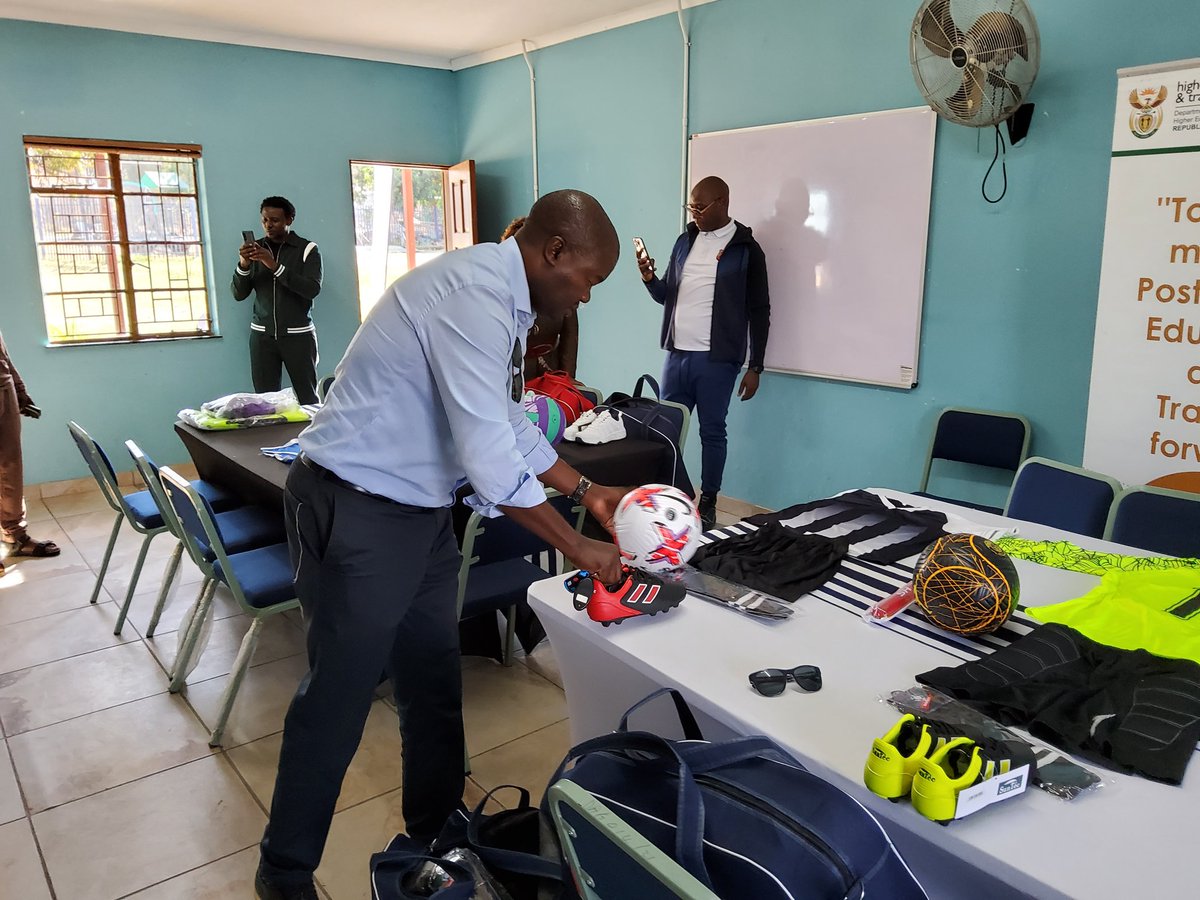 collins_chabane's tweet photo. Dagbreek Primary  School, Phagameng township in Modimolle, Limpopo.  The Collins Chabane Foundation handsover Soccer, Netball, Rugby and Basketball kits to this wonderful school together with our Trustee, Honourable Deputy Minister  of Higher Education, Buti Manamela. https://t.co/taep2Bdgnb
