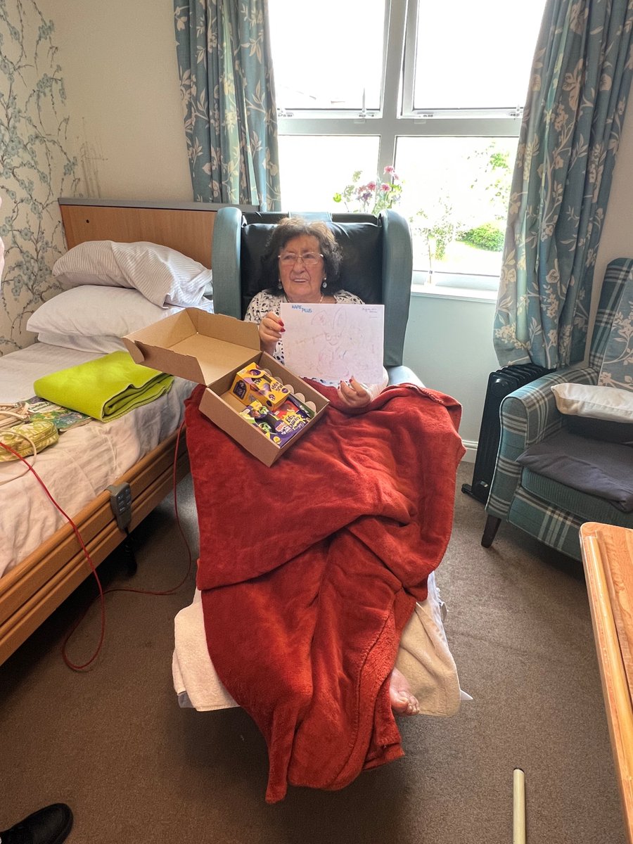 KareKingston's tweet photo. Our Second winner from the contestants who participated in the paint the Easter Bunny was Pam Howick from Kingston Care Home , Kingston upon Thames.
The hamper she received from Kare Plus Kingston made her day as said by her. She is looking forward to our next painting... https://t.co/UAwnnVqIgt