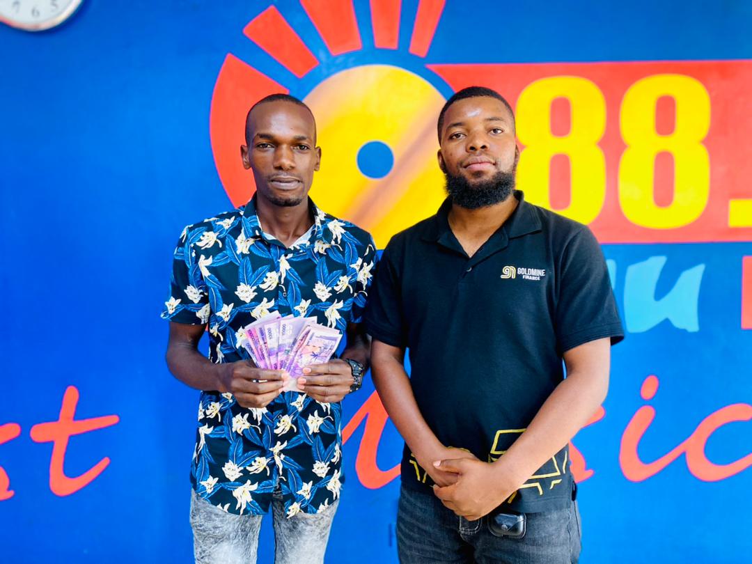 Congratulations to our 1st #MayMayhem #MondayMoolah winners 🥳- Leopold Ahumuza & Isaac Aburek.

Stand a chance to win a cash prize this May by tuning into @882SanyuFM on the Breakfast show and the Evening Drive show. 

#MayMayhem2023 #GoldmineFinance #SmartLoansSmartResults