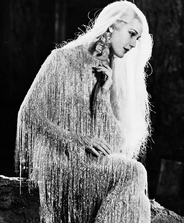 judeisjude's tweet photo. Anita Louise as Titania in “A Midsummer Night’s Dream” (1935) https://t.co/nqKnPKFC3k