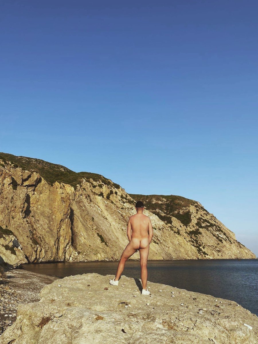 jakubb666's tweet photo. #podajdalej #summer #nudist #ass #gay #cruising #greece https://t.co/rU4HLG3Ylj