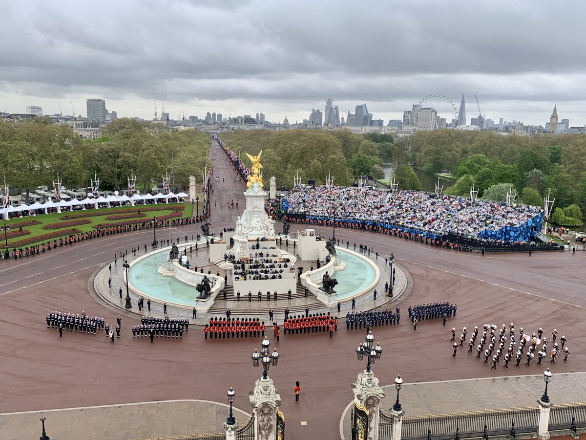 RoyalFamily's tweet photo. 🤩

#Coronation https://t.co/Fp1VmFxDRk