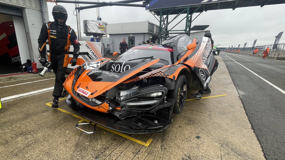 BritishGT's tweet photo. FP1: Sub-optimal aero…

Mark Radcliffe has biffed @OptimumMSport’s McLaren.

⏱️ https://t.co/m4WCxsiGT0

#Silverstone500 | #BritishGT https://t.co/5ukYOdIa29
