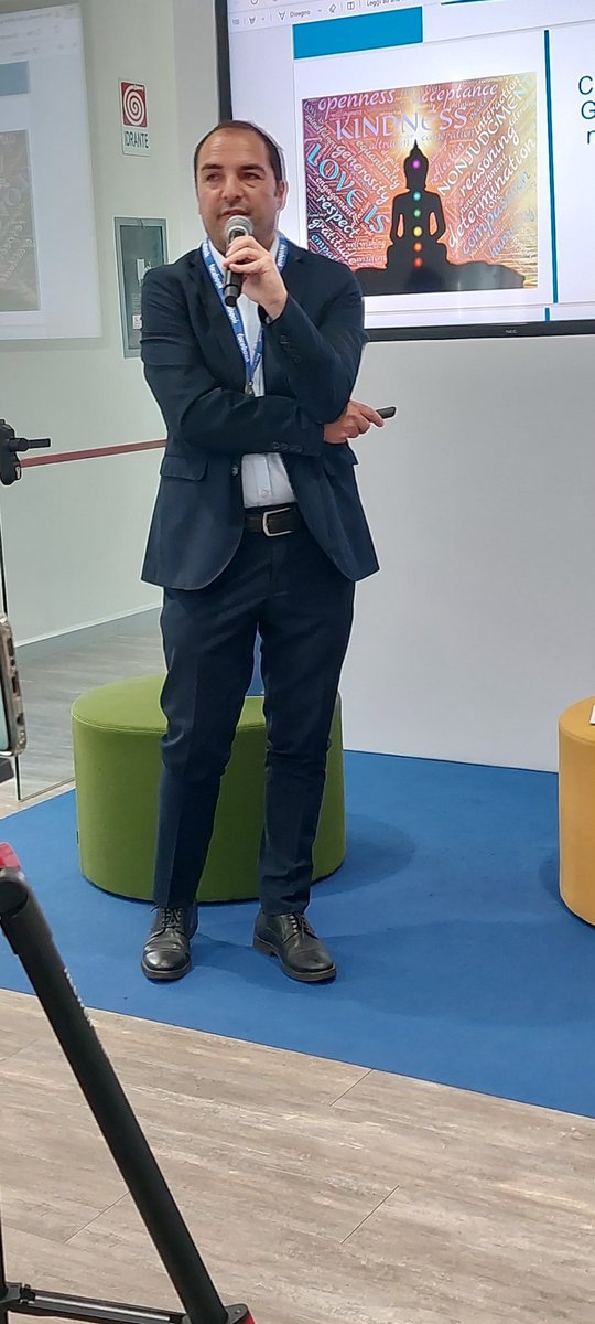 Doracarapellese's tweet image. Il @ConstructiveNet
Nasce da una sfida. Per accettare le sfide bisogna essere un po&apos; folli @vitoverrastro
#constructiveday