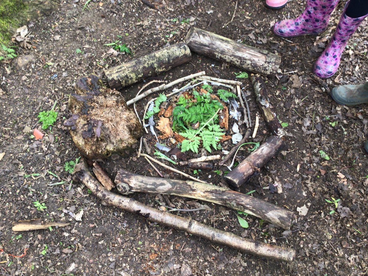 morandtac's tweet photo. Oak Class have been learning about the environmental artist Andy Goldsworthy. Here's some of our Andy Goldsworthy inspired artwork. https://t.co/IF3dQCMabk