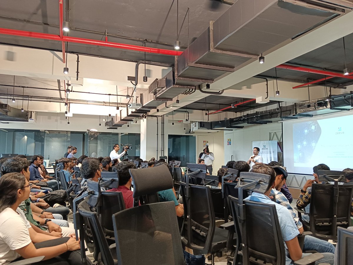 pyprocommunity's tweet photo. Look who's here at @0xZeeve's Web3 Meetup. https://t.co/jFgA7Q3Y0Z