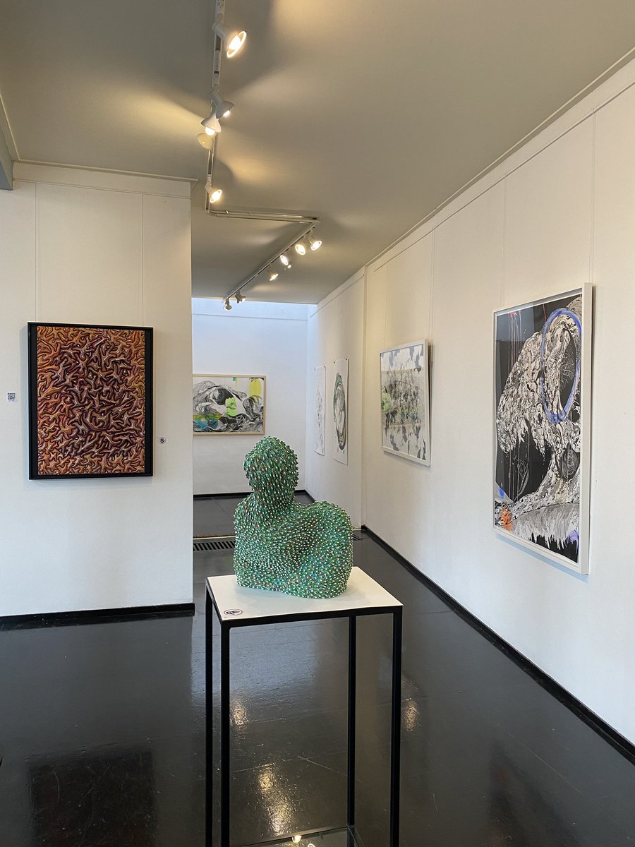 Arti_Shock_NL's tweet photo. Zondag 7 mei is om 15.00 uur in galerie Arti Shock de officiële opening van de expositie ‘Floating Dots’ van Ellen Endhoven en Dwight Marica. De tentoonstelling wordt geopend door Arnoud van Aalst directeur Museum Rijswijk. Van harte welkom! Schoolstraat 26. https://t.co/M3Ct9FeNCq
