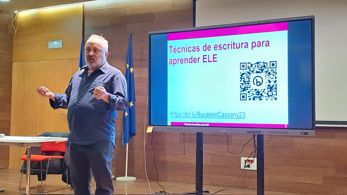 AgregaduriaRo's tweet photo. Ha comenzado la segunda jornada del Encuentro de profesores de español en Bucarest con el taller de Daniel Cassany sobre técnicas escritas, creativas y cooperativas en el aula de ELE https://t.co/M44kanxAYA