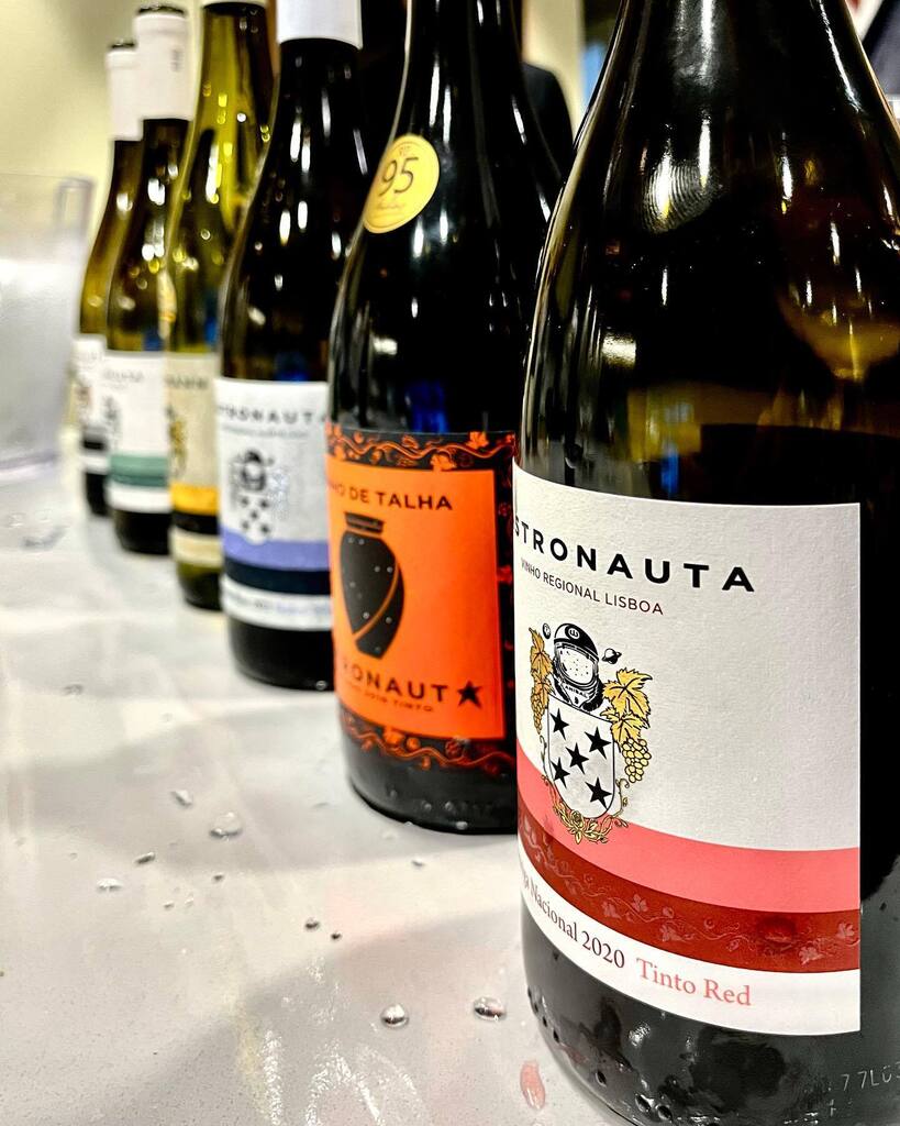 wanibalcoutinho's tweet photo. #HABEMUS @astronautwines na #regiao de #vianadocastelo 🚀 Que #saomartinho de #ribadancora nos #guie e #guarde ⭐️ https://t.co/LgheCBheqf https://t.co/LOdzUnuXsK
