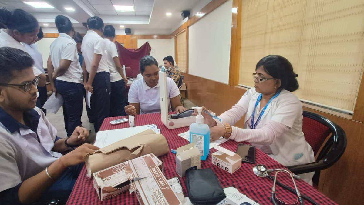 dcpbbsr's tweet photo. #Kalingahospital BBSR organized a two-day long FREE Health Screening Camp and extended a special privilege card to newly recruited 500 constables of Police Commissionerate, BBSR- CTC with #Healthcheckup by physician consultation.
#healthcare 
#Betterhealth
 #KHL https://t.co/b2Q5V12VIm