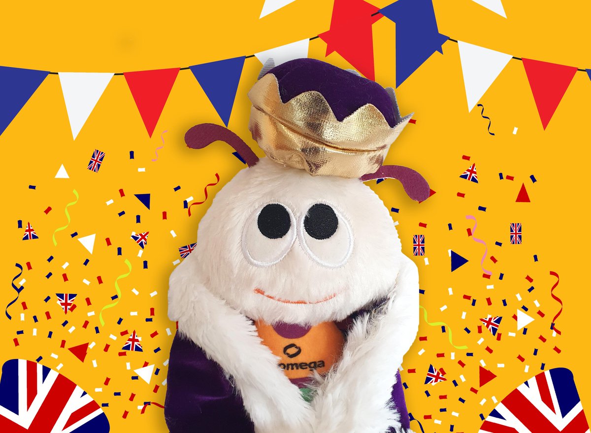 promegauk's tweet photo. Lumie is feeling regal today! 🤴🏻👸🏼 getting in the spirit to celebrate the coronation with friends and family. 🥂👑
#LabMascot #CoronationCelebration #LumieCelebrates https://t.co/mH7TRYgeKr