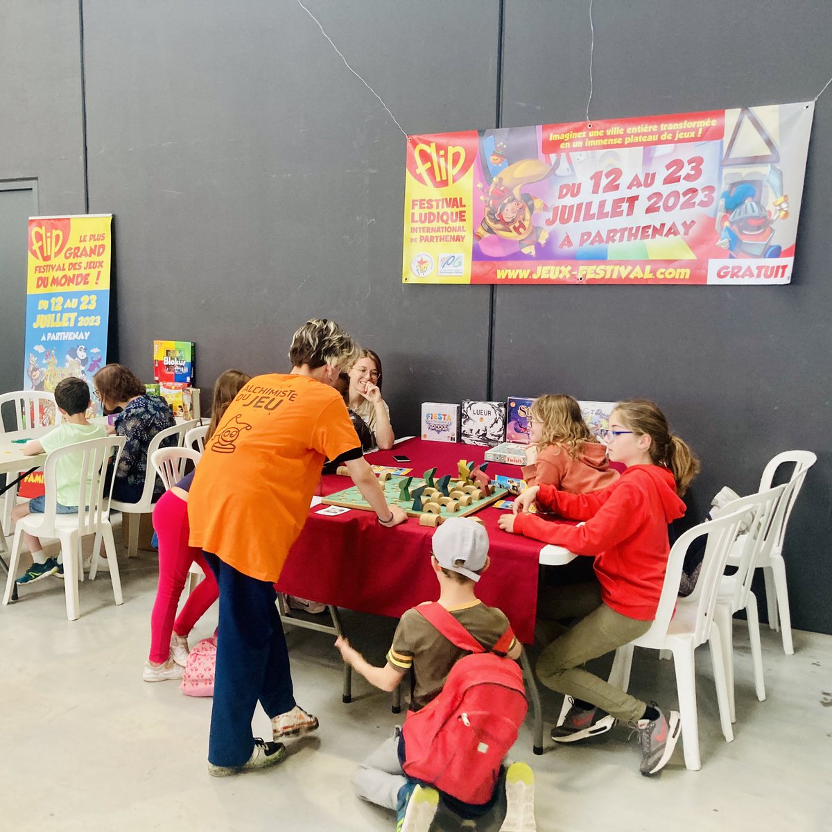 festivaldesjeux's tweet photo. « En mai fais ce qu’il te plait », par ex. :
🎉Viens jouer au Festival Alchimie du jeu de Toulouse ce week-end
Ou
☕️Profite tout ce mois de mai des meilleurs jeux FLIP de l’été dernier dans les cafés jeux : LeDéMasqué à Dijon, BlastoDice à Toulouse, LaCaseDépart à Caen 👏 https://t.co/uUwmPud9YQ