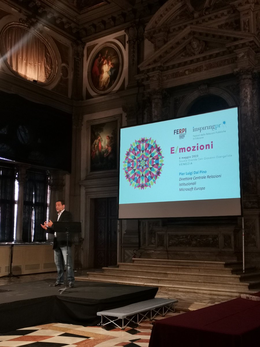 L'ai, generata dal linguaggio, deve accompagnarci a creare, aiutandoci nei contenuti. 
È un co-pilot. Un tecnologia che governeremo noi, creando noi le regole.  

Si parla di algoretica qui ad  @inspiringPr <a href="/Ferpi_RP/">FERPI</a> con 
#PierLuigidalPino di #Microsoft

#InspiringPR #emozioni