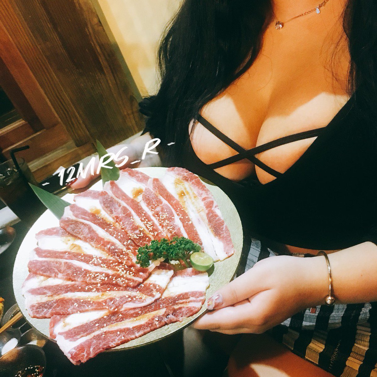 12mrs_r's tweet photo. 這週末要一起吃��肉嗎？ https://t.co/jJoWqwlXX1