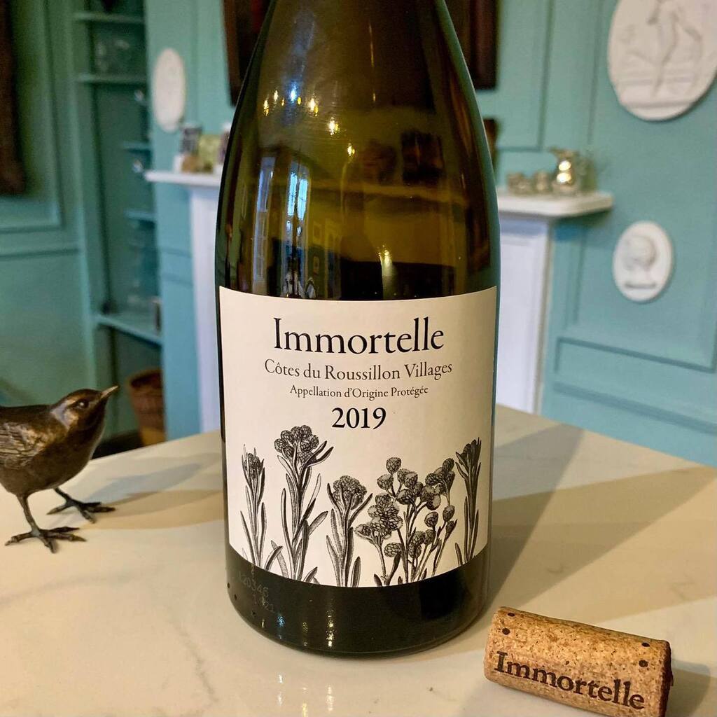 joannasimon's tweet photo. A wine made from centenarian vines in hot, arid Roussillon, the old-vine capital of France. A beauty. Matured in barrels from @chateaumargaux, no less, and could be drunk well into the next decade My #wineoftheweek on my website (see link in bio). @viney… https://t.co/Q4jEpMywv7 https://t.co/PfUVWAmbKu