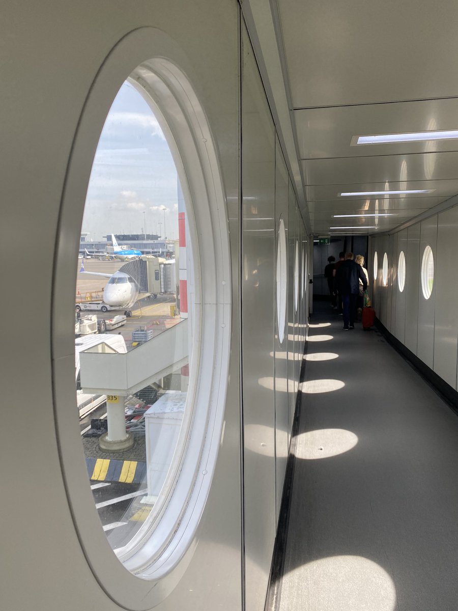 Ksenia Stark 🍌 BananaConf 2025 tweet media