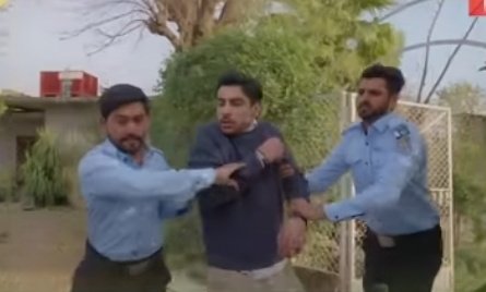 maryamwithaWhy_'s tweet photo. But why are the heroes of all the dramas I'm watching consistently getting jailed? 😂😭 
Murtasim, wishing for your safety now 🤧

{ #mujhepyaarhuatha #jurm #mohabbatghumshudameri #terebin #wahajali #khushhalkhan } https://t.co/ERqSplI9U3