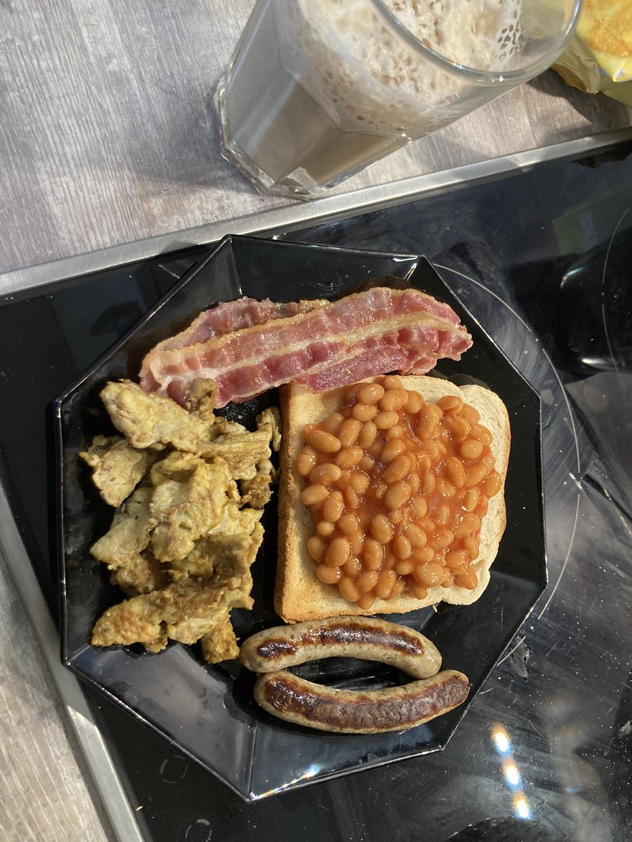 makeupbyjeshi's tweet photo. Heute English Breakfast. Viel zu lange schon nicht mehr gegessen. 
#Coronation https://t.co/txgrNE8FEx