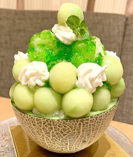 贅沢すぎる…！「まるごとメロンのかき氷」が美味しそうすぎてやばい
