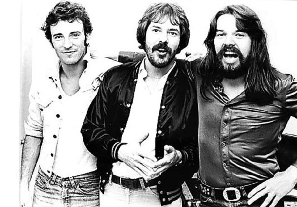 kencalvertshow's tweet photo. Happy Birthday to our old friend Bob Seger (May 6, 1945). Brilliant song writer/musician and the proud son of Michigan. A career that began w/ the Decibels and Town Criers but launched w/ the album Live Bullet, recorded over two nights in Detroit's Cobo Arena in September 1975. https://t.co/mgx9ZsT0ZO
