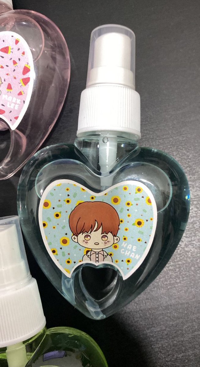 bearluvies1's tweet photo. [help rt✨]
anyone nak tak hand sanitizer for RM9 ONLY‼️ boleh protect u from germs 🦠 dekat tds nnti 💚💚 pickup at tds only‼️ payment pun bole kat sana nnti ‼️ so anyone yang nak boleh dm i before stock habiss 💚💚 

#TDS2inKL #THEDREAMSHOW2_in_KL #pasarNCT https://t.co/C6ds8Hcvx7