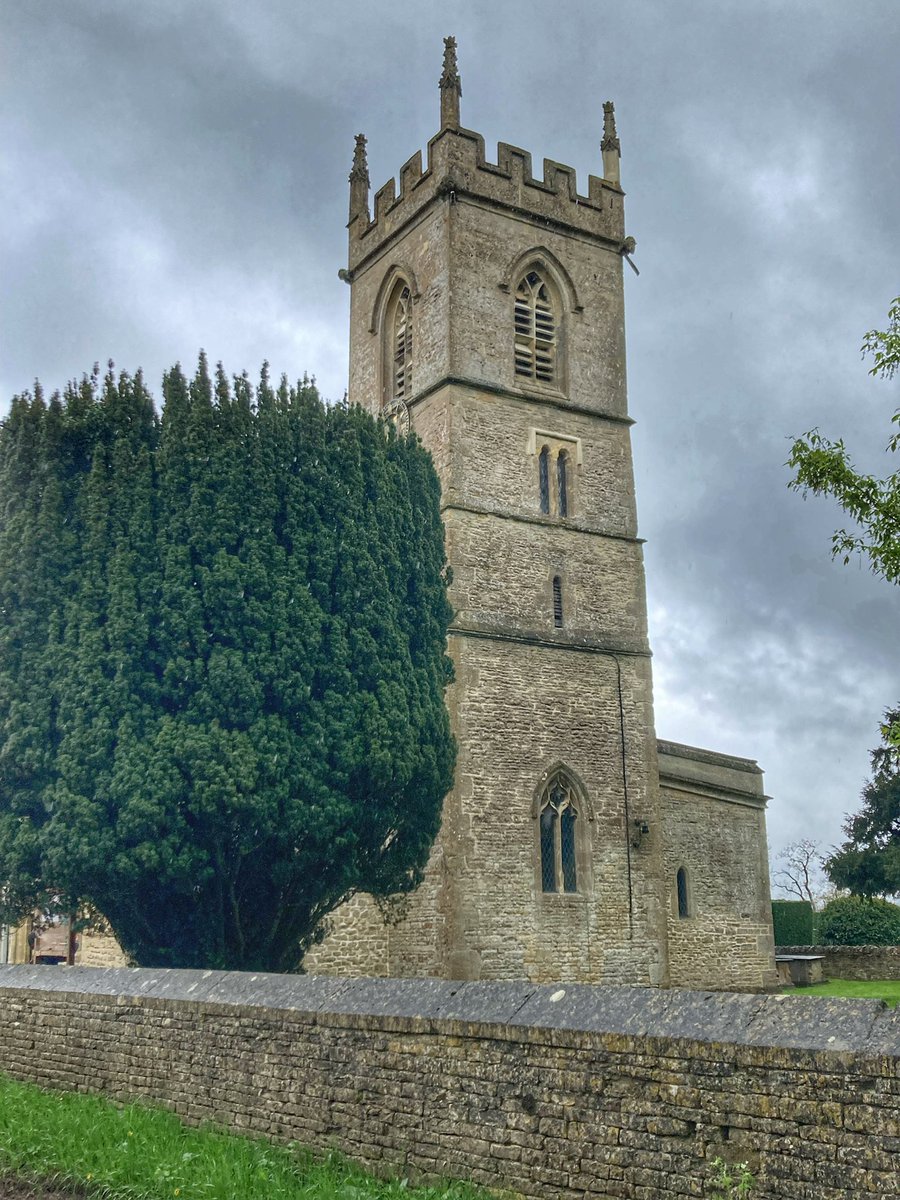 alsop_jonathan's tweet photo. Proud to be part of a group of rookie ringers who got to #RingfortheKing today at St.Nicholas in Chadlington.
🔔🔔🔔🤴🏻🔔🔔🔔 https://t.co/sF5FUbcJQL