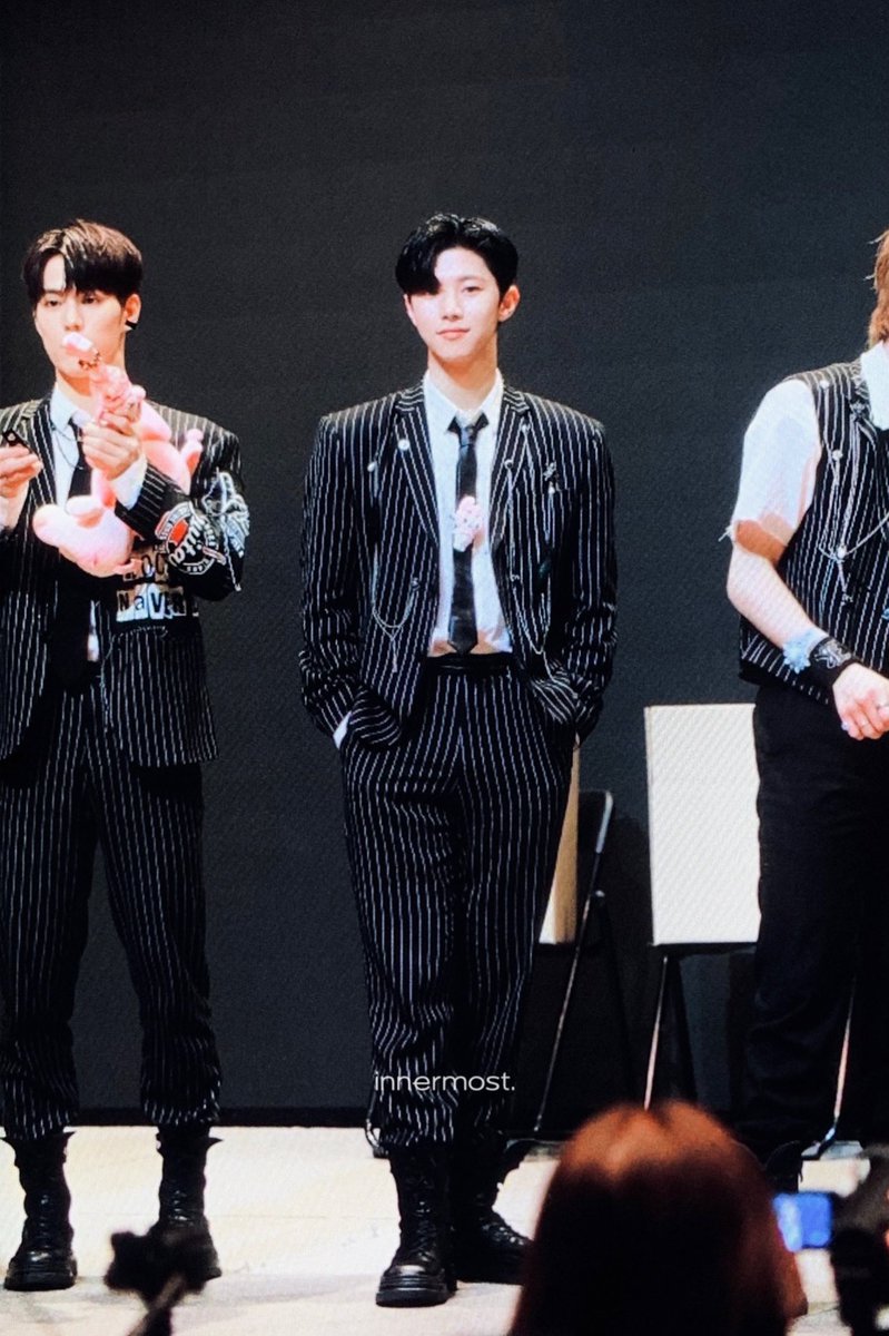 innermosthw's tweet photo. 230506 현우 🖤 

#싸이커스 #xikers
#현우 #최현우 #HYUNWOO https://t.co/eXtMu8o8IJ