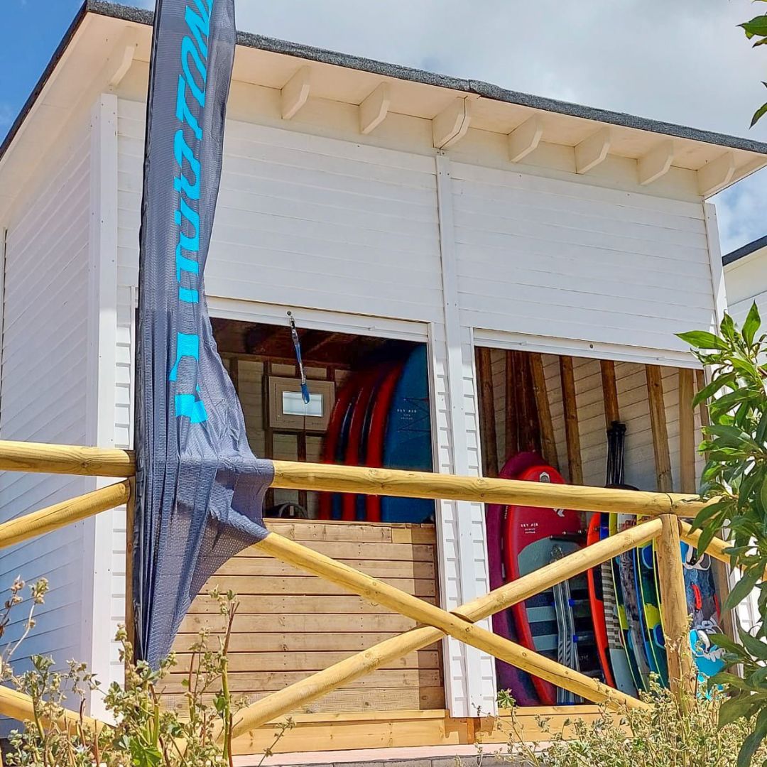 📢📢📢¡ESTAMOS ABIERTOS!📢📢📢

Por fin podemos anunciaros que oficialmente queda inaugurada nuestra escuela 🏡 con sede física en 📍Tarifa! 🥳

Ofrecemos:

✅Clases para todos los niveles 
✅Alquiler de material
✅Venta de productos

Este verano elige 🐔 Chicken loop 🤙